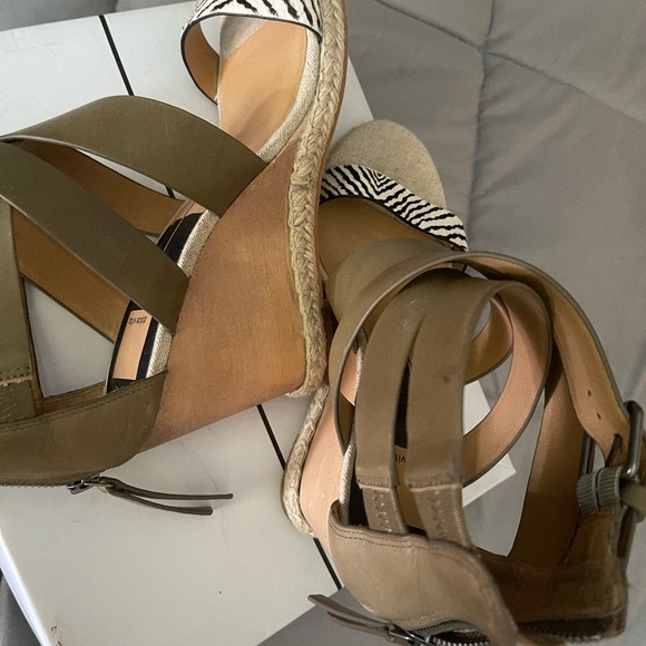 Wedge Dolce Vita Sandal - Picture 6 of 7